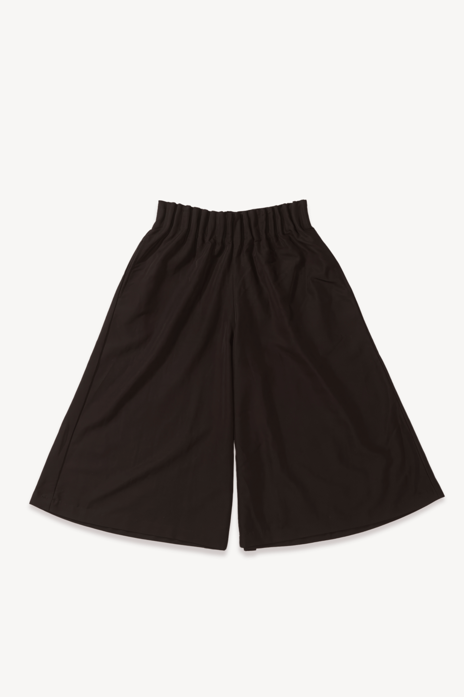 Calça pantacourt preta